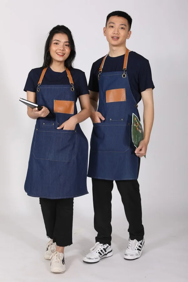 Tạp dề jean mang phong cách cá tính, hiện đại.