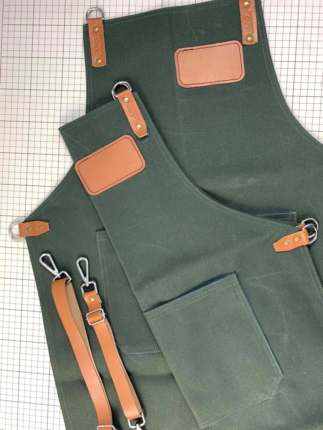 Chất liệu vải may tạp dề nail